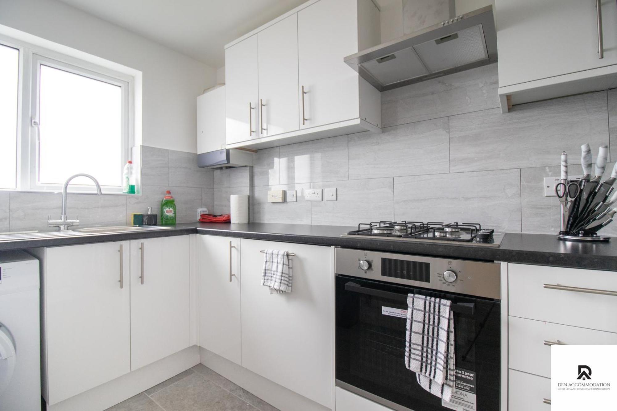 Newly Launched Two Bedroom House By Den Short Lets & Serviced With Garden Casa vacanze